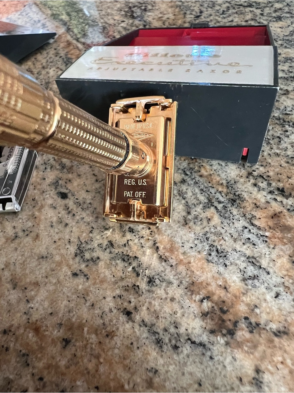 1958 Gillette Executive
Fatboy Adjustable
Safety Razor Set - Picture 7 of 16